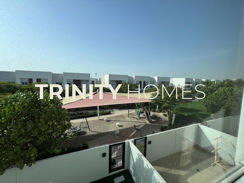 Ready to Move| Single Row | Direct On The Park